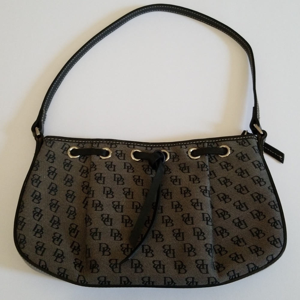 Dooney and bourke purse